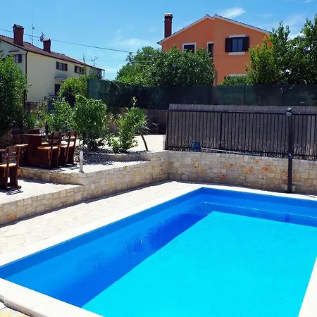 Vakantiehuis Holiday Matohanci 102