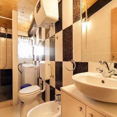 Holiday Matohanci 102 Vakantiehuis *