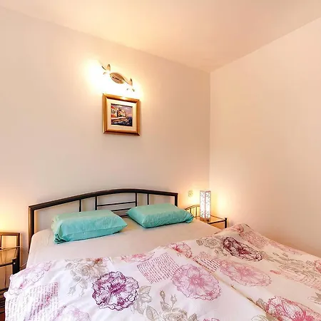 Vakantiehuis Holiday Matohanci 102 *